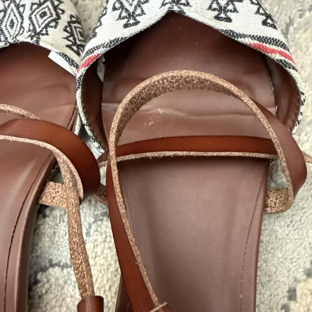 American Eagle Outfitters Fabric Aztec Ballet Flats Sandals Pointed Toe 8.5